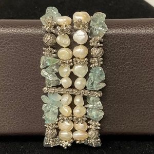 Pearl and Stone Chip Silver Tone Stretch Bracelet